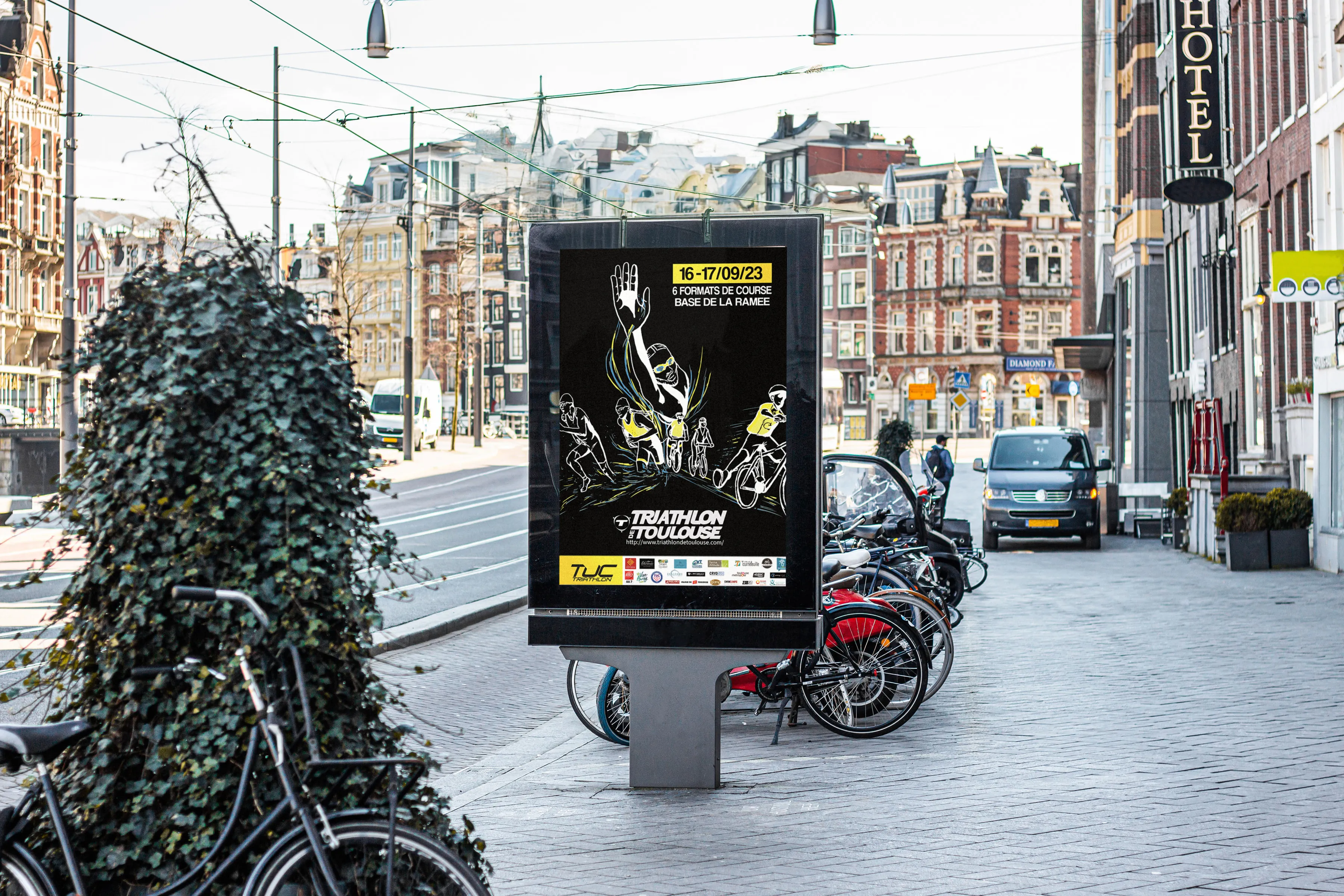 Affiche du Triathlon organisé par le TUC